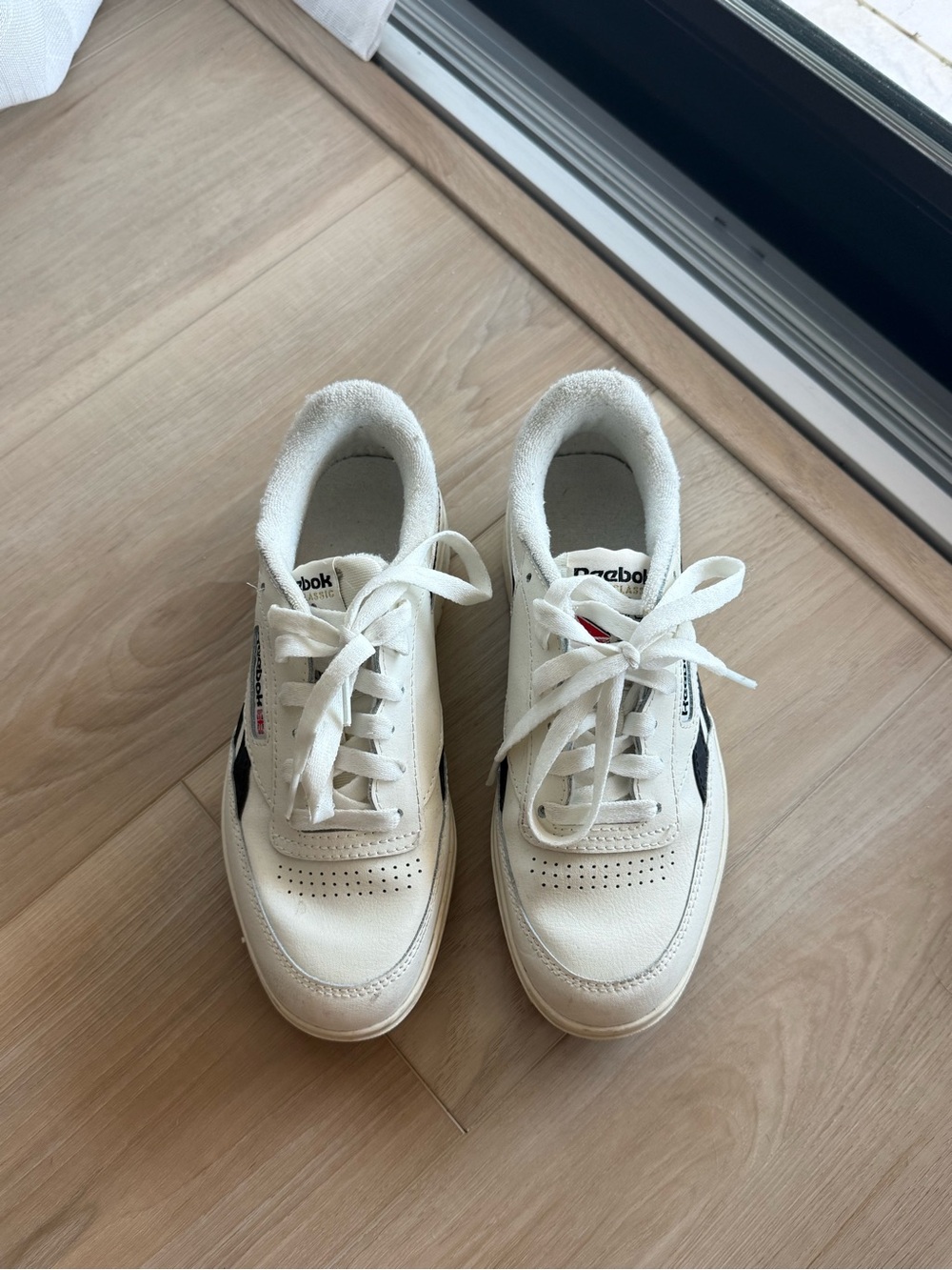 Reebok Low-Top Sneakers - Picture 2 of 6